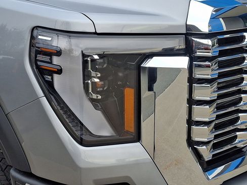 New 2026 GMC Sierra 3500 Denali w/ Denali Reserve Package image 9