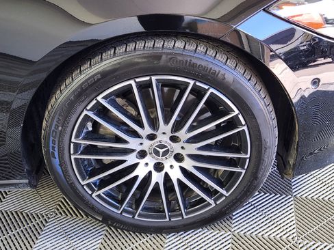 Used 2025 Mercedes-Benz C 300 4MATIC Sedan image 9
