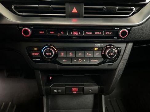 Used 2021 Kia Niro EX Premium image 18