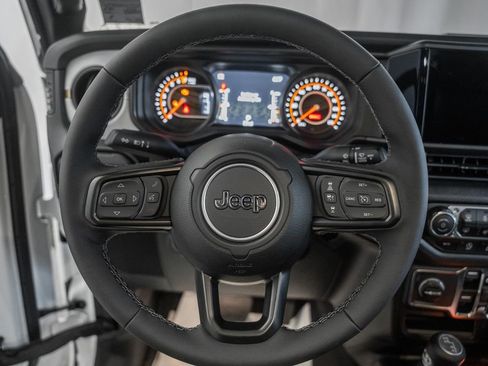 New 2025 Jeep Gladiator Sport image 26