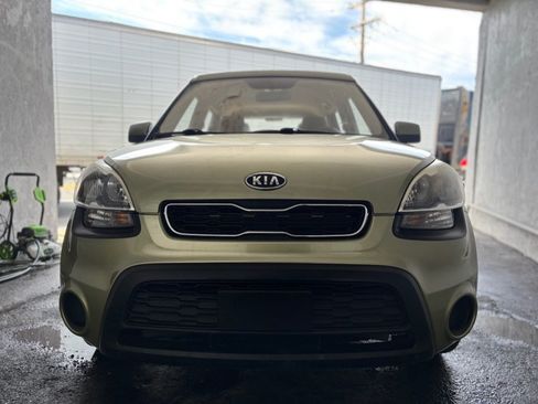 Used 2012 Kia Soul FWD image 2