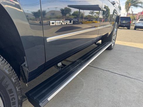 Used 2017 GMC Yukon XL Denali w/ Open Road Package AWD/4WD image 30