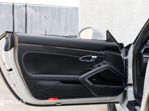 Used 2018 Porsche 911 Turbo image 23