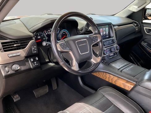 Used 2020 GMC Yukon XL Denali RWD image 16