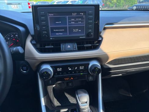 Used 2022 Toyota RAV4 XLE Premium FWD image 12