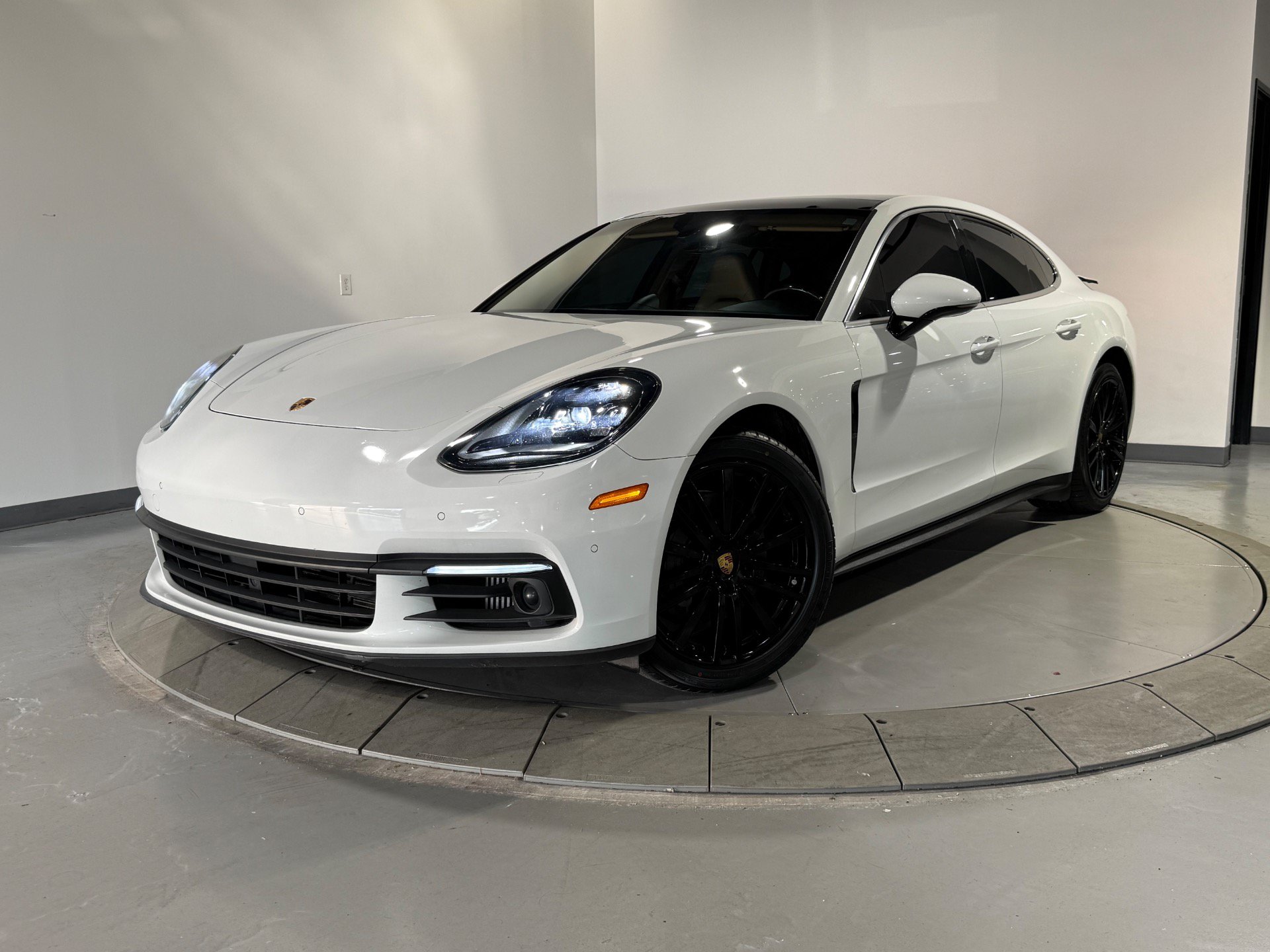 Used 2017 Porsche Panamera 4S AWD/4WD image 1
