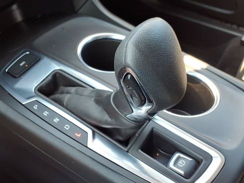 Used 2023 Chevrolet Equinox LT AWD/4WD image 19