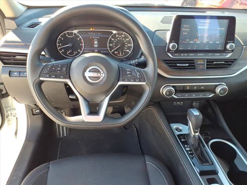 Certified 2023 Nissan Altima 2.5 SV image 14