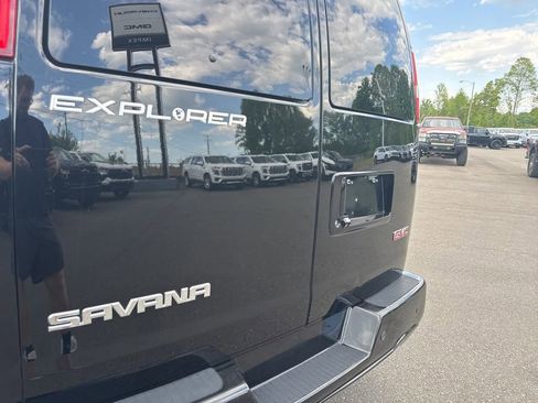 Used 2017 GMC Savana 2500 Extended RWD image 30