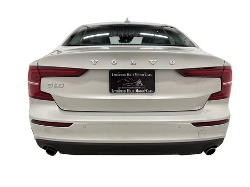 Used 2021 Volvo S60 T6 Momentum AWD/4WD image 5