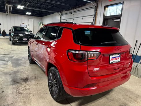 Used 2023 Jeep Compass Limited image 6