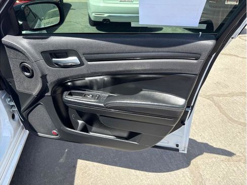 Used 2016 Chrysler 300 S RWD image 7