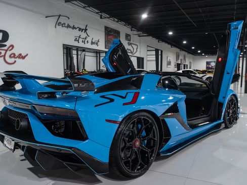 Used 2021 Lamborghini Aventador SVJ image 15