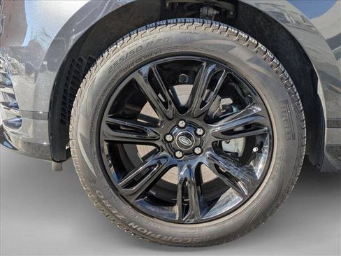Used 2022 Land Rover Range Rover Velar R-Dynamic S image 9
