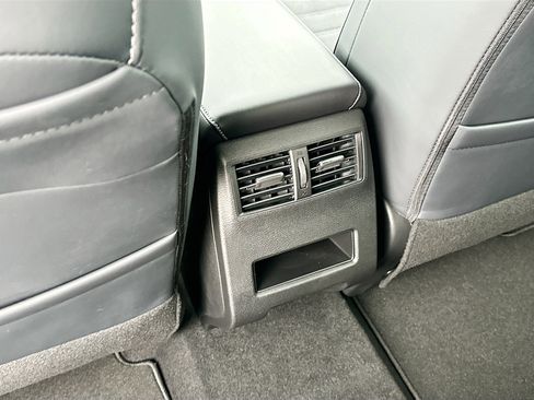 New 2026 Mitsubishi Outlander SE image 19