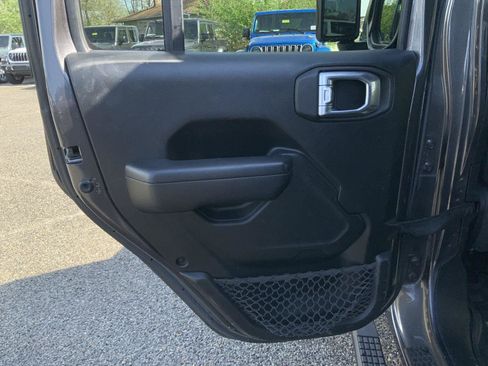 Used 2022 Jeep Wrangler Unlimited Sport image 52