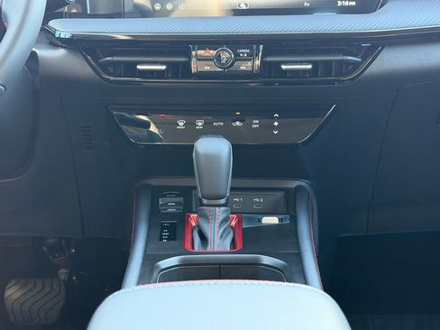 New 2026 Nissan Kicks SR image 24