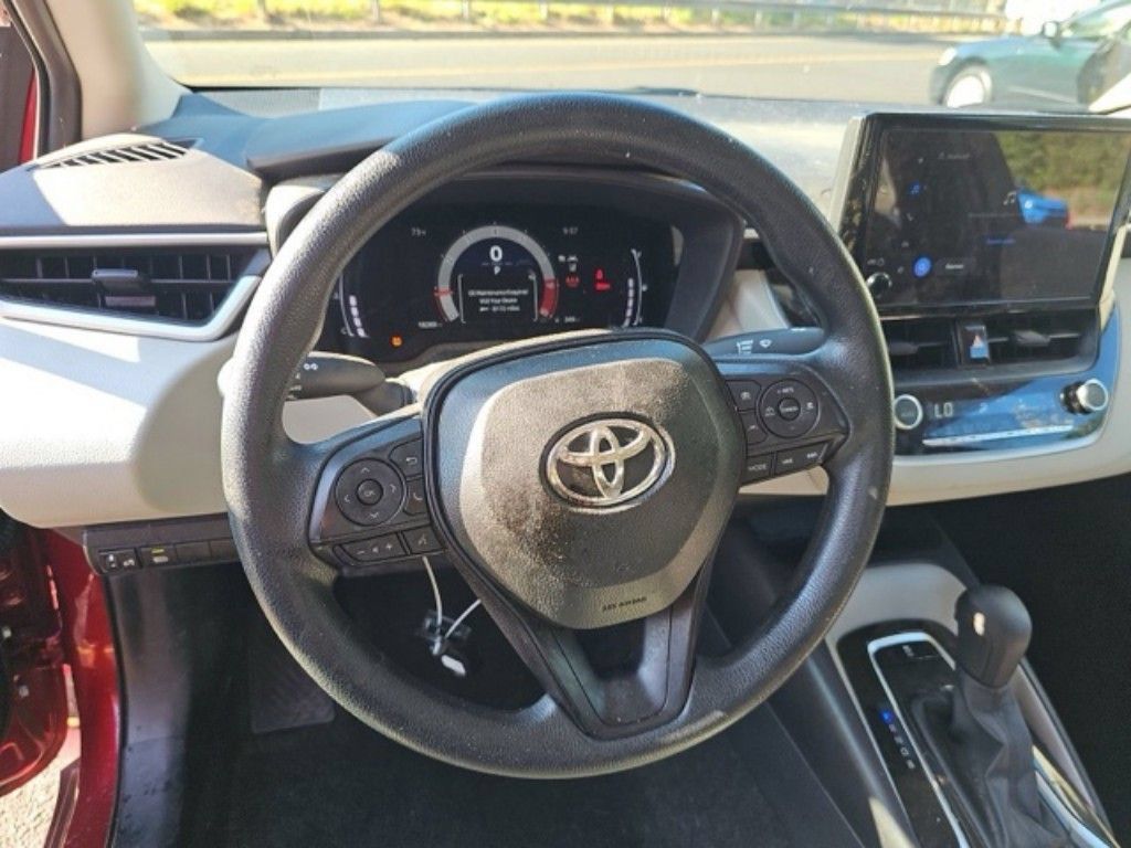 Used 2026 Toyota Corolla LE FWD image 13