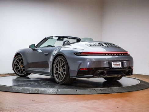 Used 2025 Porsche 911 Carrera image 4