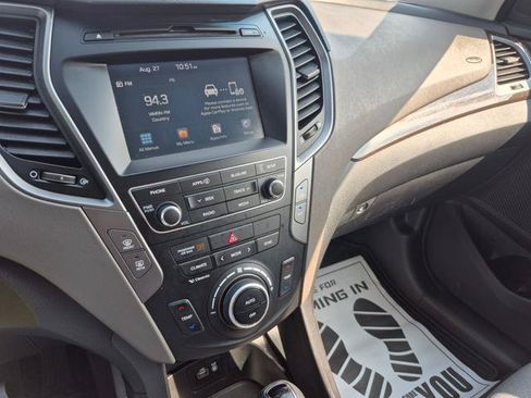 Used 2017 Hyundai Santa Fe Sport FWD image 11