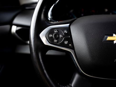 Used 2021 Chevrolet Traverse LT image 14