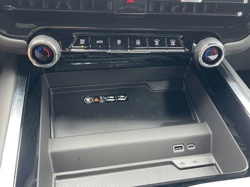 New 2025 Chevrolet Tahoe Premier w/ LPO, Illumination Package AWD/4WD image 14