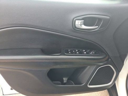 Used 2018 Jeep Compass Limited AWD/4WD image 11