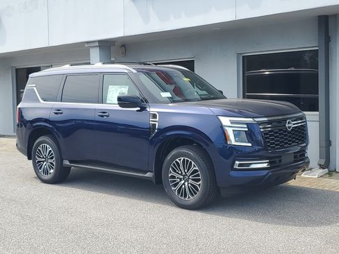 New 2025 Nissan Armada SL w/ Captain's Chari Seat Package image 25