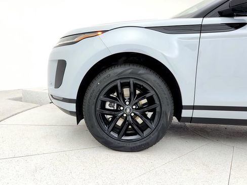 Used 2025 Land Rover Range Rover Evoque S image 30