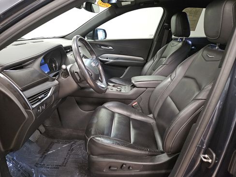 Used 2021 Cadillac XT4 Premium Luxury w/ Cold Weather Package image 8