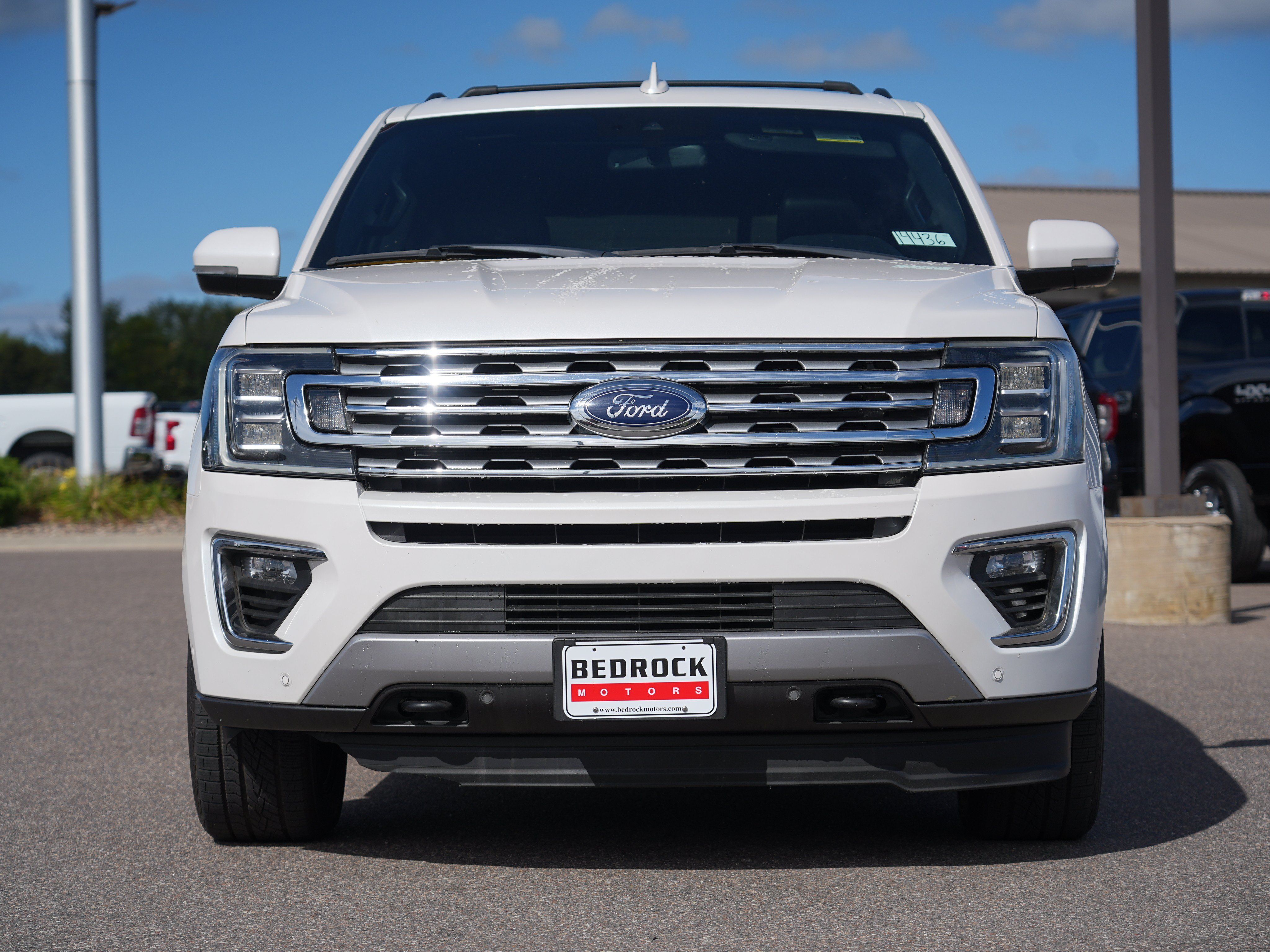 Used 2019 Ford Expedition Limited w/ Equipment Group 301A AWD/4WD image 8