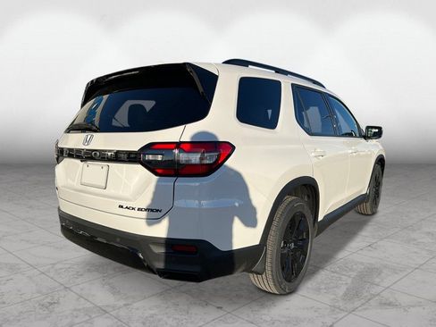 New 2026 Honda Pilot Black Edition image 5