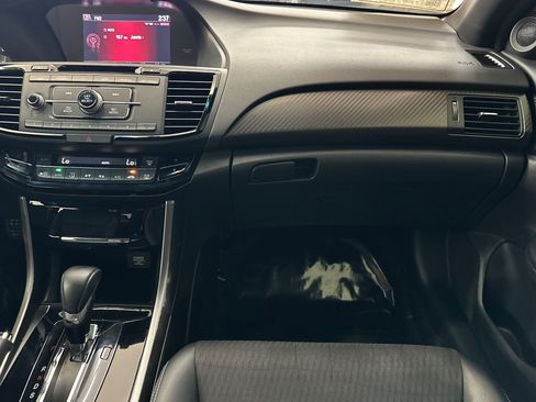 Used 2017 Honda Accord Sport image 17
