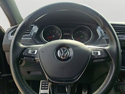 Used 2021 Volkswagen Tiguan SE R-Line image 20