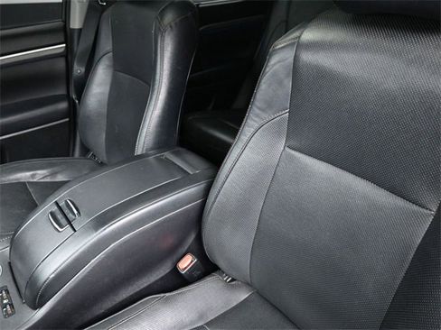 Used 2017 Toyota Highlander Limited image 17