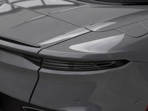 Used 2022 Aston Martin DBS Superleggera Volante image 33