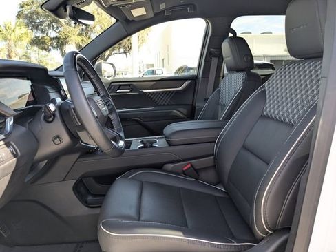 Used 2024 GMC Acadia Denali w/ Super Cruise Package image 23