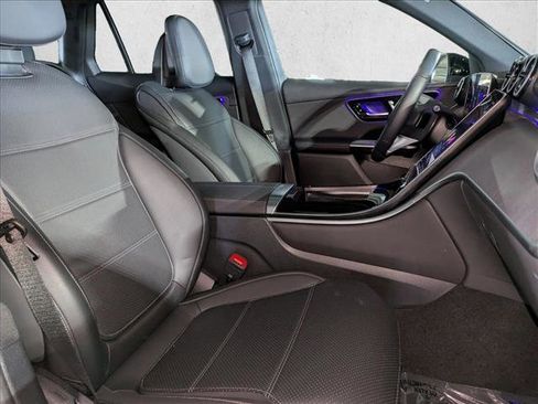 Certified 2025 Mercedes-Benz GLC 300 image 19