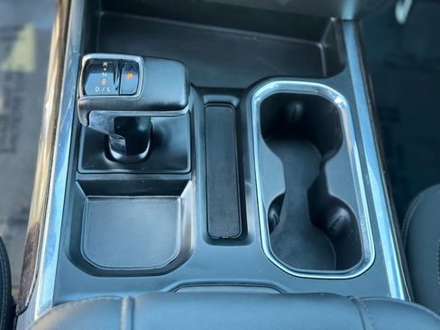 Used 2024 GMC Sierra 1500 Elevation image 18