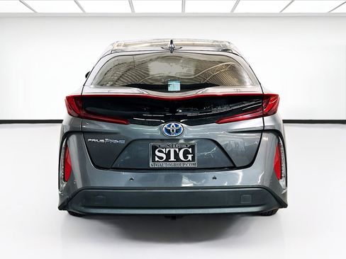 Used 2017 Toyota Prius Prime Advanced image 5