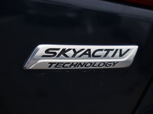 Used 2018 MAZDA MAZDA3 Sport image 17