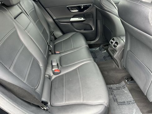 Used 2024 Mercedes-Benz GLC 300 image 11
