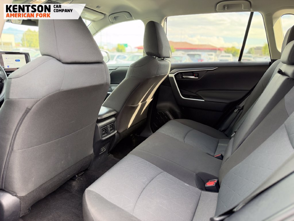 Used 2025 Toyota RAV4 XLE AWD/4WD image 29