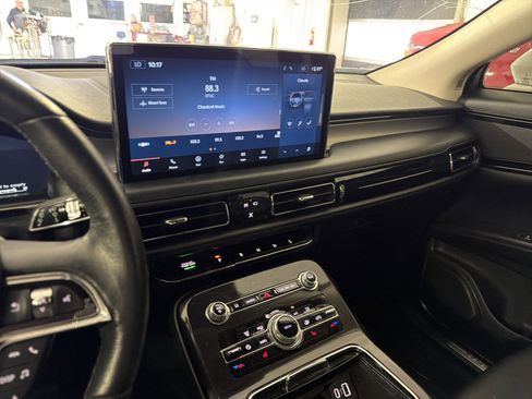 Used 2023 Lincoln Nautilus AWD w/ Premium Package image 19