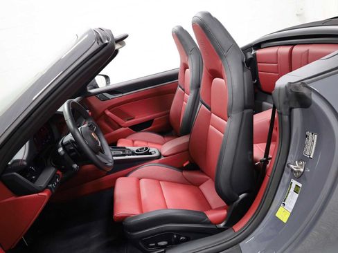 Certified 2025 Porsche 911 Carrera RWD image 5