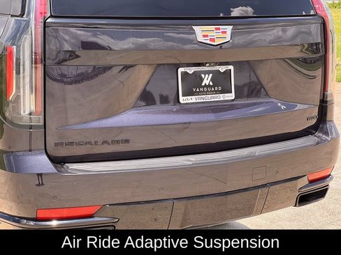 Used 2023 Cadillac Escalade ESV Sport Platinum AWD/4WD image 7
