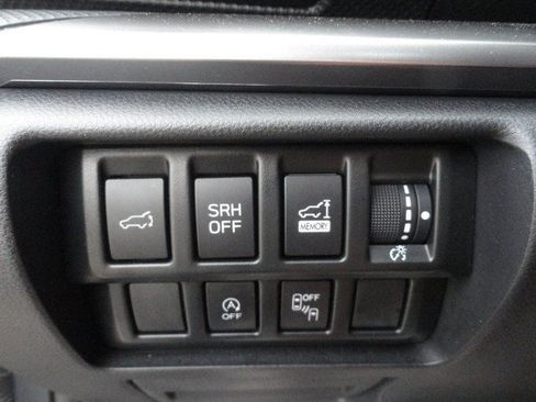 Used 2023 Subaru Forester Premium AWD/4WD image 21