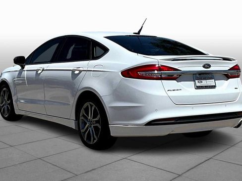 Used 2017 Ford Fusion SE w/ Equipment Group 201A FWD image 12