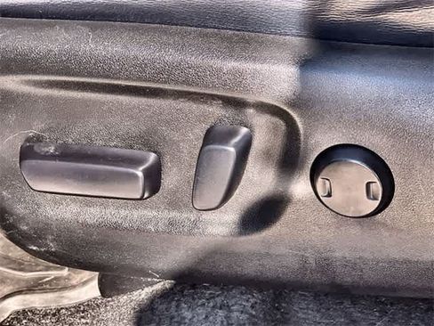 Used 2013 Toyota RAV4 Limited image 31