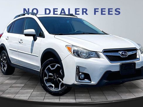 Used 2017 Subaru Crosstrek 2.0i Premium w/ Moonroof Package AWD/4WD image 3